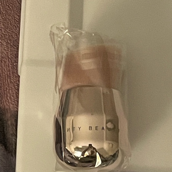FENTY BEAUTY by Rihanna Face & Body Kabuki Brush 160 - Picture 4 of 4
